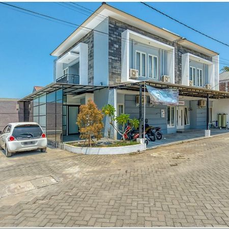 فندق Reddoorz @ Bypass Juanda Airport سيدوارجو المظهر الخارجي الصورة