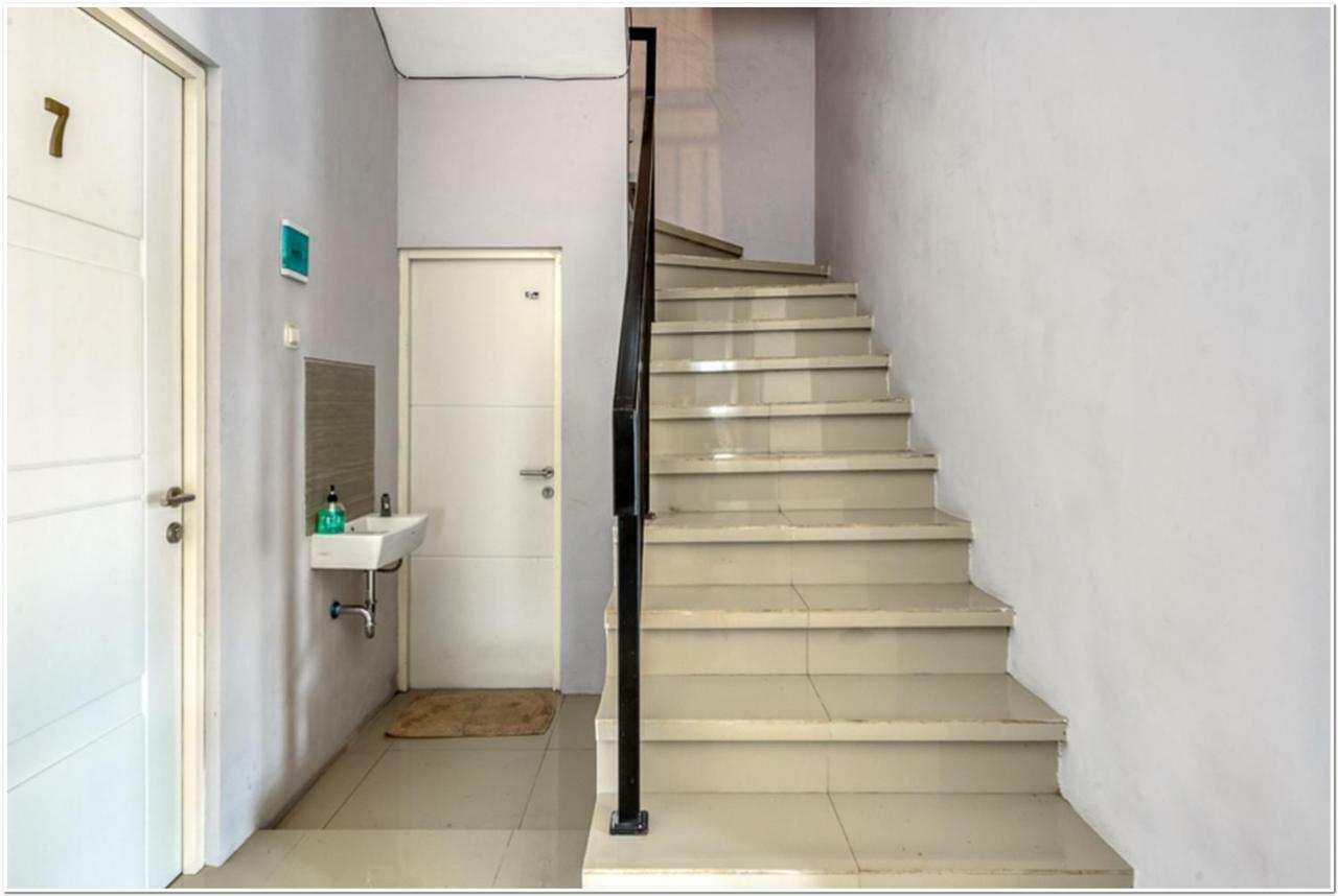 فندق Reddoorz @ Bypass Juanda Airport سيدوارجو المظهر الخارجي الصورة
